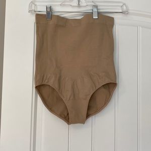 NWOT All Day Every Day High-Waisted Shaper Panty